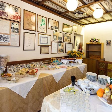 קאטוליקה Hotel Al Dollaro מראה חיצוני תמונה