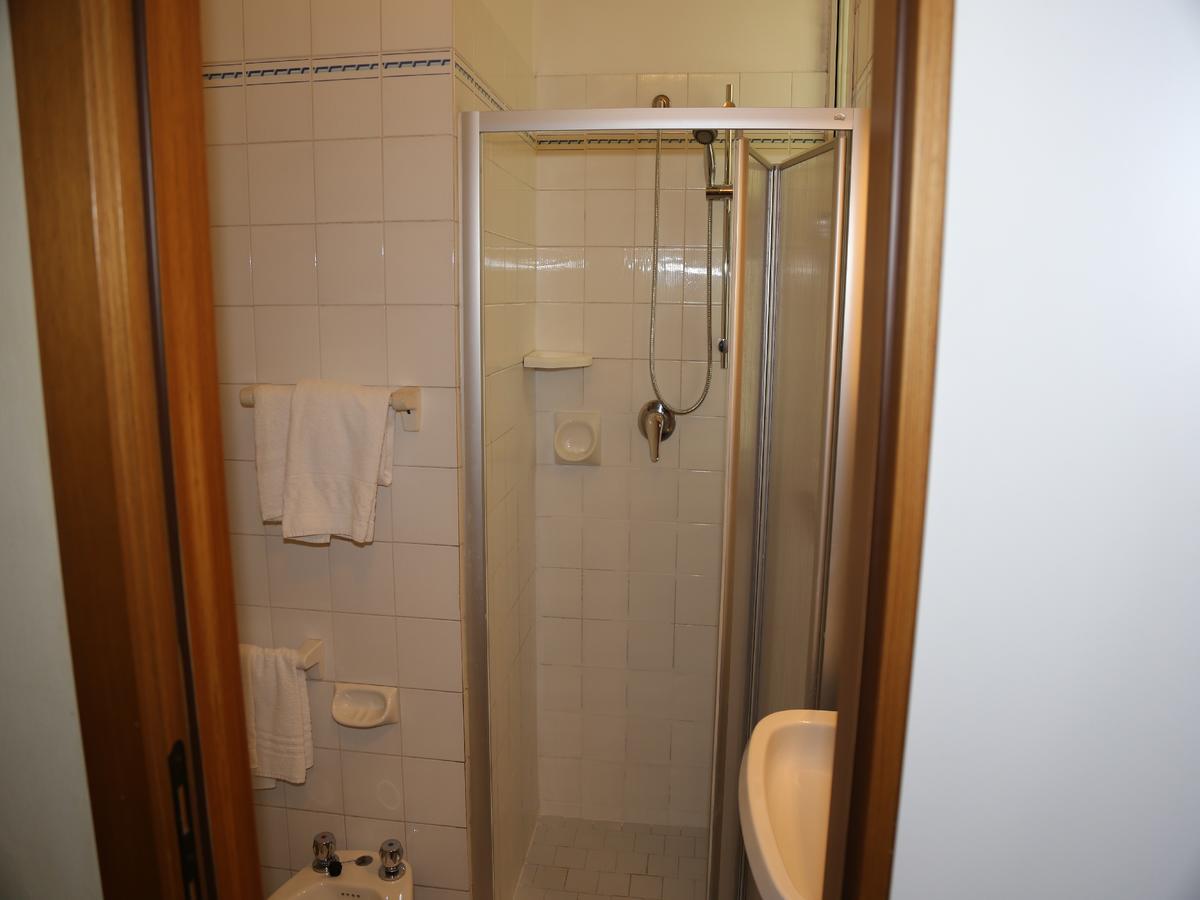 קאטוליקה Hotel Al Dollaro מראה חיצוני תמונה
