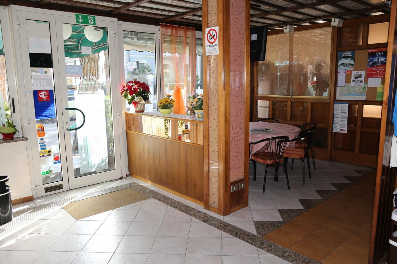 קאטוליקה Hotel Al Dollaro מראה חיצוני תמונה