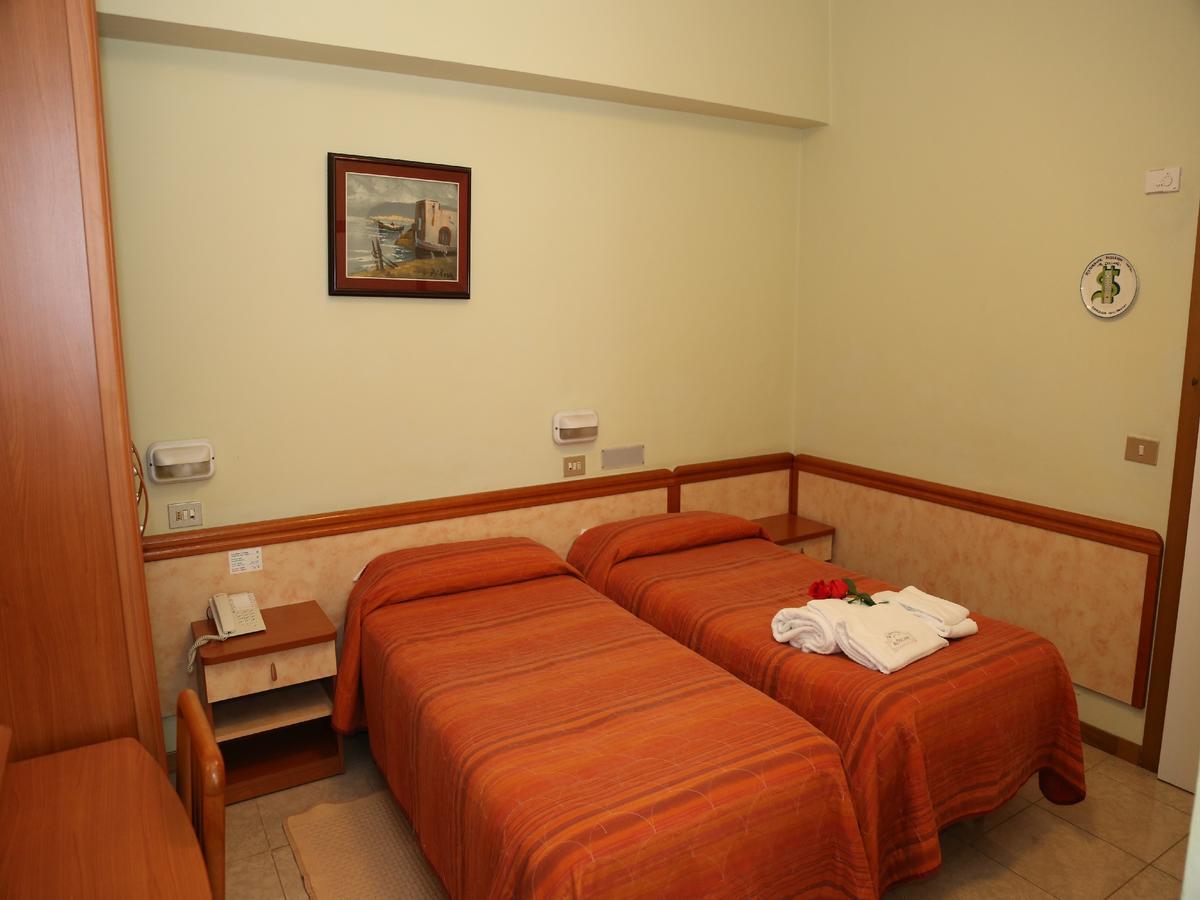 קאטוליקה Hotel Al Dollaro מראה חיצוני תמונה