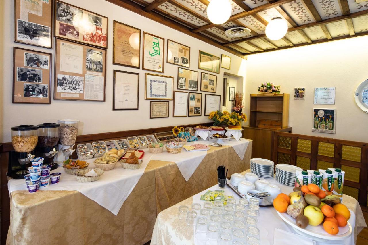קאטוליקה Hotel Al Dollaro מראה חיצוני תמונה